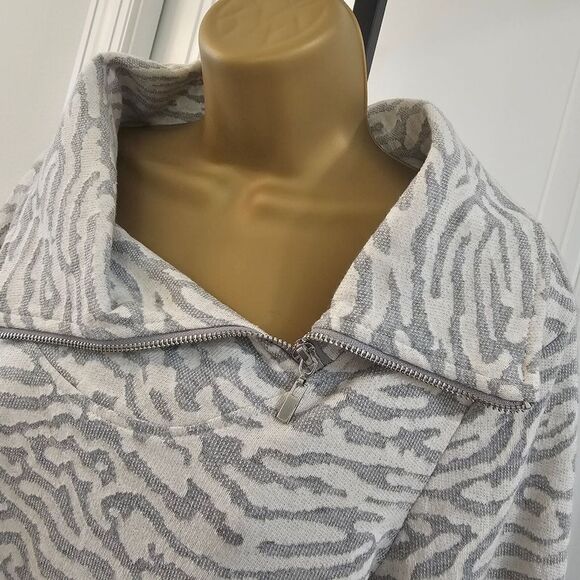 Zebra Sweater Womens L Quiet Luxury Gray White Collar Mobwife Asymmetrical USA - Picture 3 of 6